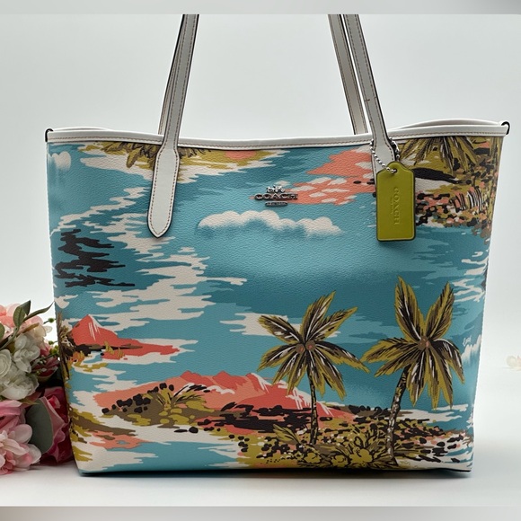 Coach Tote Bag With Hawaiian Print - Picture 3 of 15